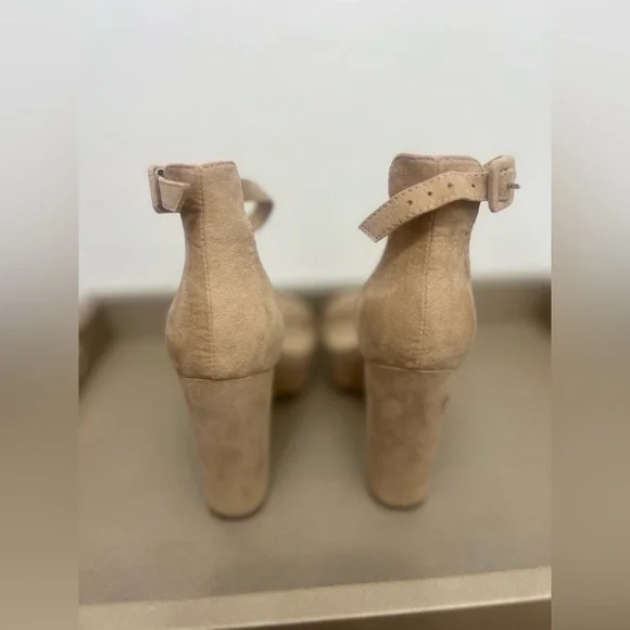 Tan suede block heel - Picture 6 of 7